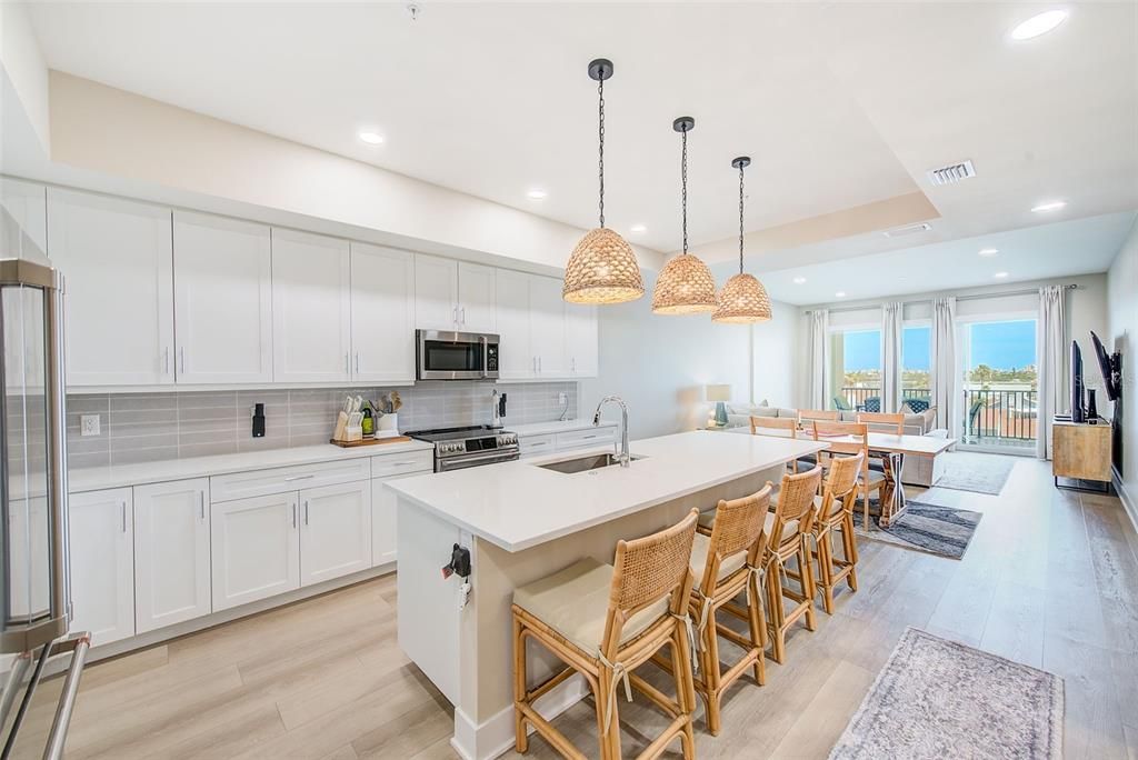 En Venta: $1,290,000 (3 camas, 3 baños, 1978 Pies cuadrados)