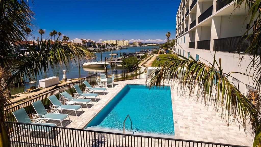 En Venta: $1,290,000 (3 camas, 3 baños, 1978 Pies cuadrados)