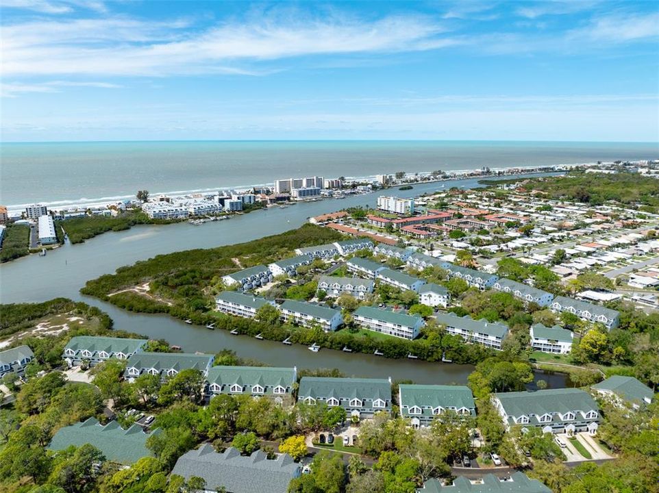 На продажу: $440,000 (3 спален, 4 ванн, 2174 Квадратных фут)