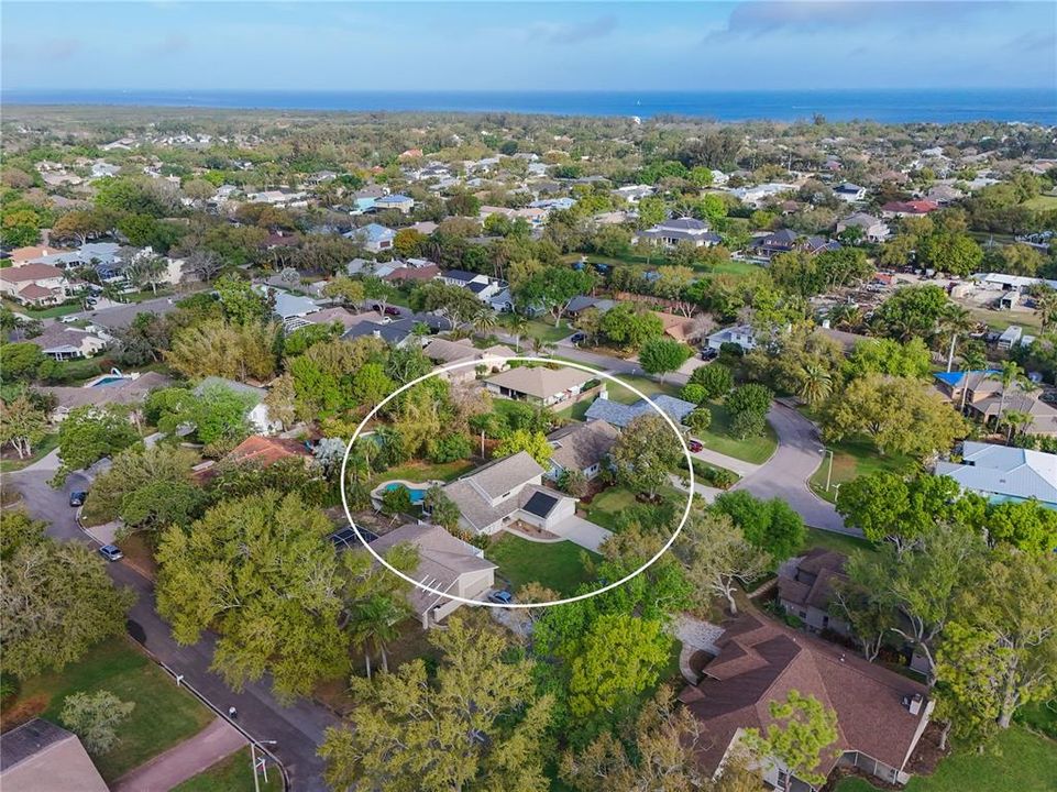 Activo con contrato: $549,000 (3 camas, 2 baños, 2412 Pies cuadrados)