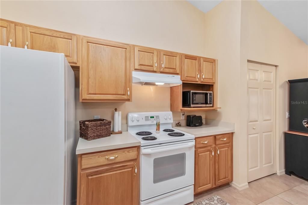 For Sale: $2,400,000 (3 beds, 2 baths, 2410 Square Feet)