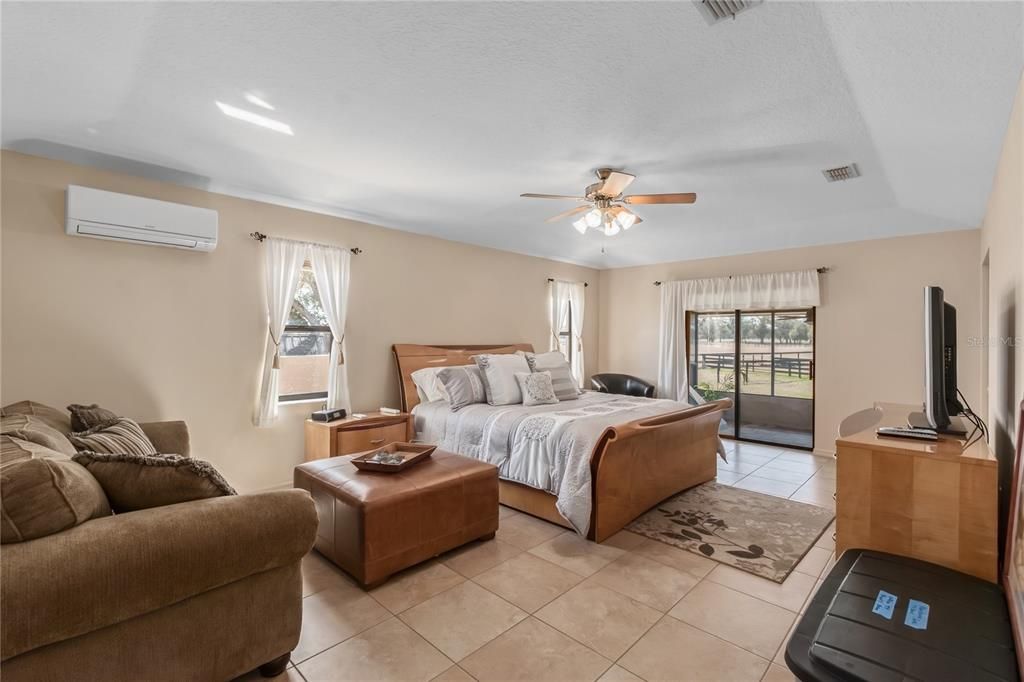 For Sale: $2,400,000 (3 beds, 2 baths, 2410 Square Feet)