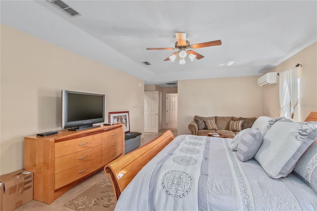 For Sale: $2,400,000 (3 beds, 2 baths, 2410 Square Feet)