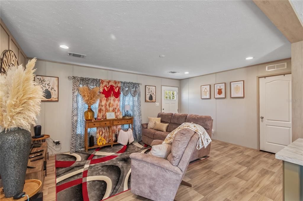 For Sale: $2,400,000 (3 beds, 2 baths, 2410 Square Feet)