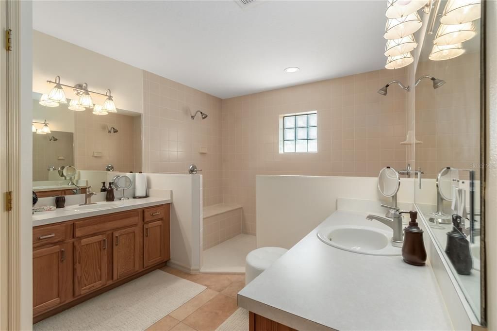 For Sale: $2,400,000 (3 beds, 2 baths, 2410 Square Feet)