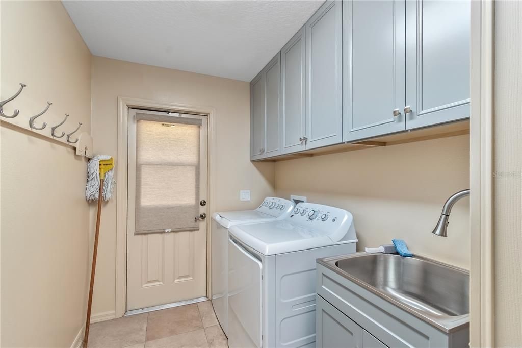 For Sale: $2,400,000 (3 beds, 2 baths, 2410 Square Feet)