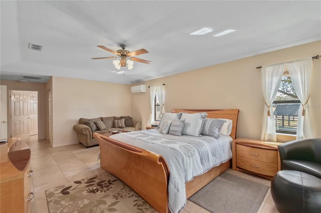 For Sale: $2,400,000 (3 beds, 2 baths, 2410 Square Feet)