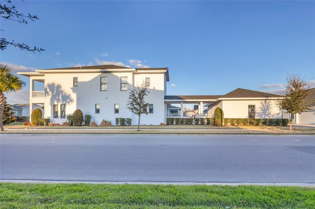For Sale: $1,249,000 (4 beds, 2 baths, 2710 Square Feet)