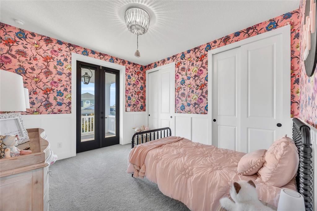 For Sale: $1,249,000 (4 beds, 2 baths, 2710 Square Feet)