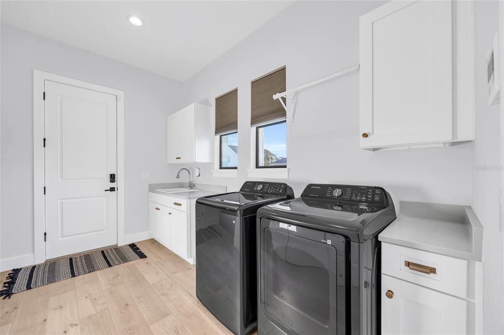 For Sale: $1,249,000 (4 beds, 2 baths, 2710 Square Feet)
