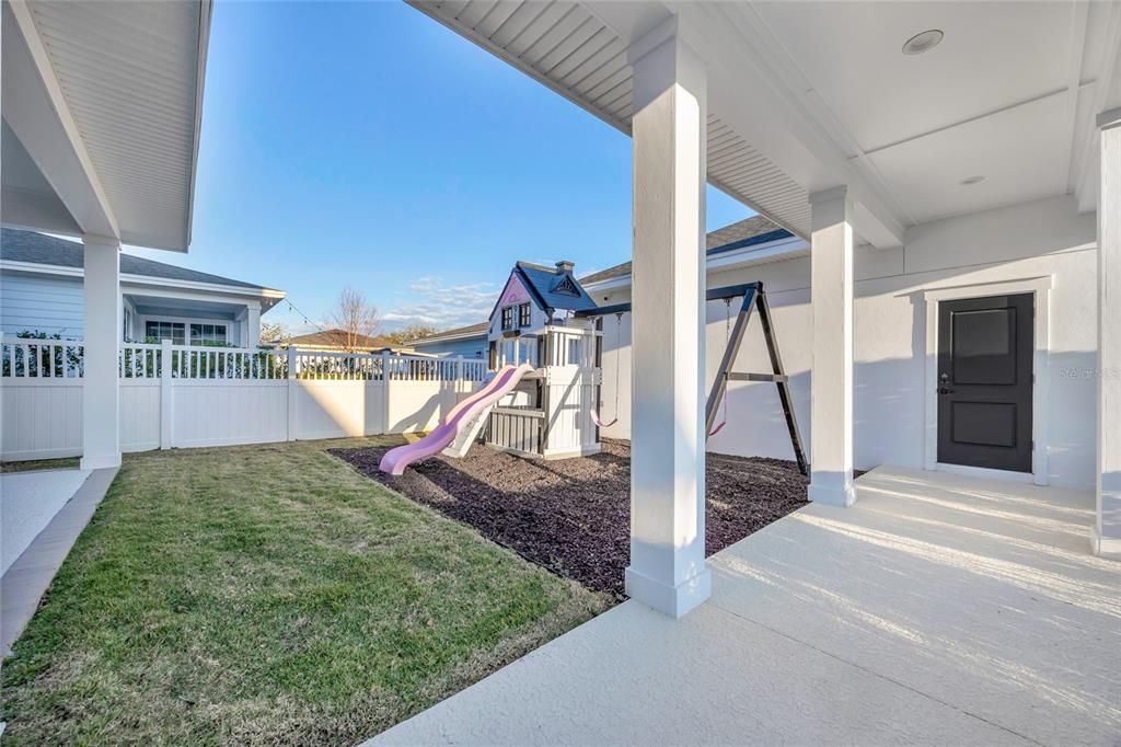 For Sale: $1,249,000 (4 beds, 2 baths, 2710 Square Feet)