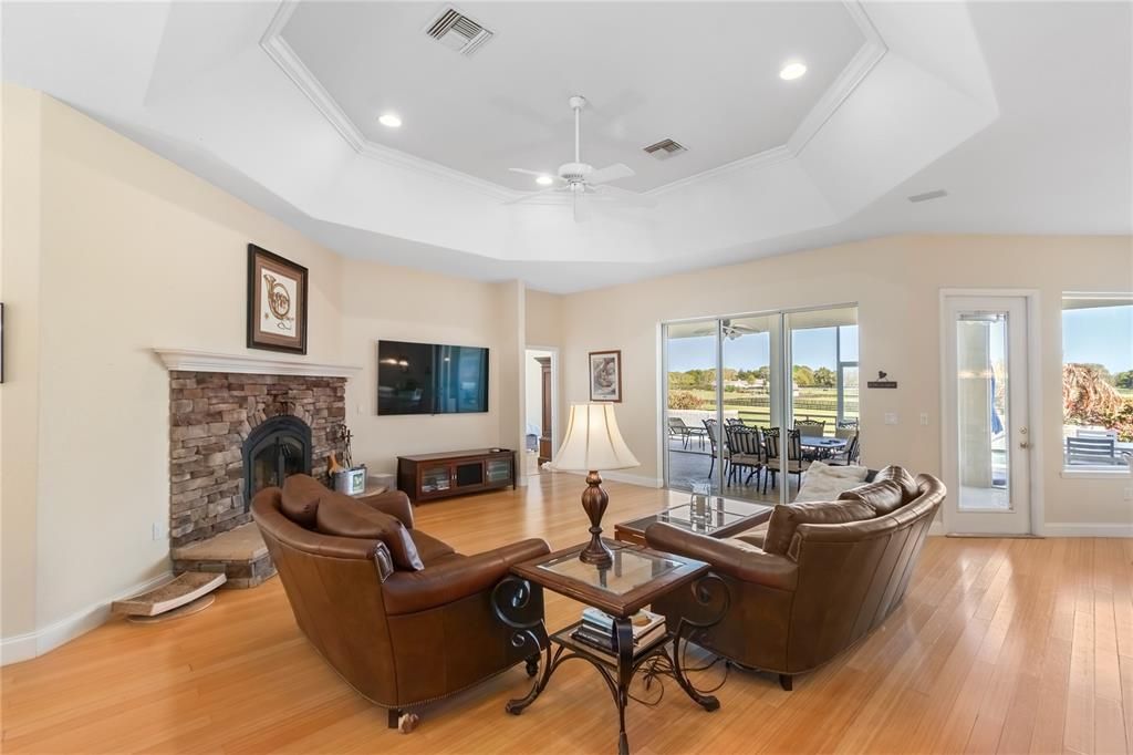 For Sale: $2,050,000 (3 beds, 2 baths, 2448 Square Feet)