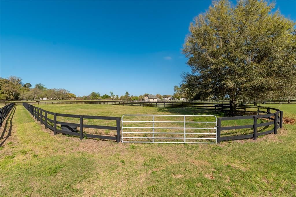 For Sale: $2,050,000 (3 beds, 2 baths, 2448 Square Feet)