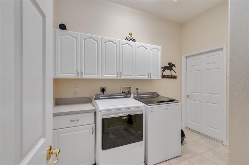 For Sale: $2,050,000 (3 beds, 2 baths, 2448 Square Feet)