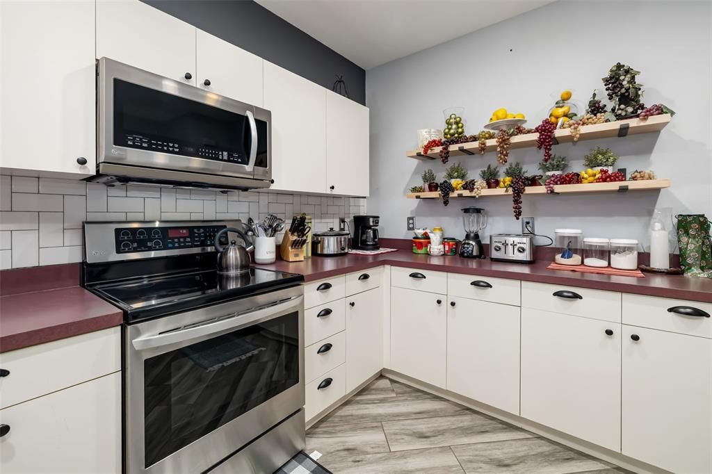 На продажу: $269,000 (2 спален, 2 ванн, 1243 Квадратных фут)