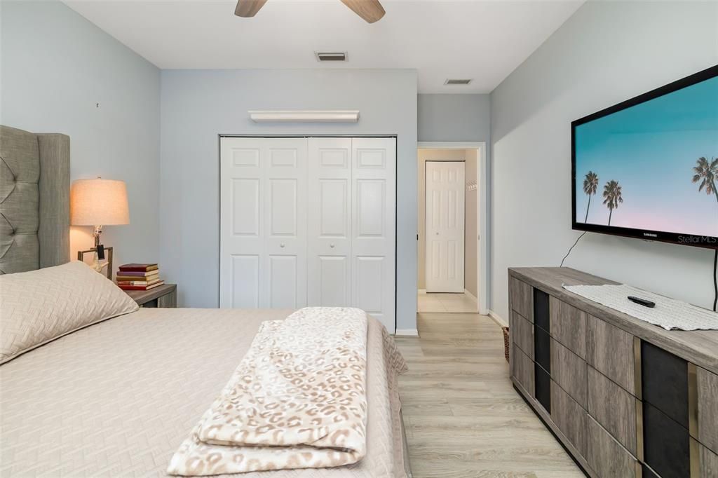 На продажу: $269,000 (2 спален, 2 ванн, 1243 Квадратных фут)