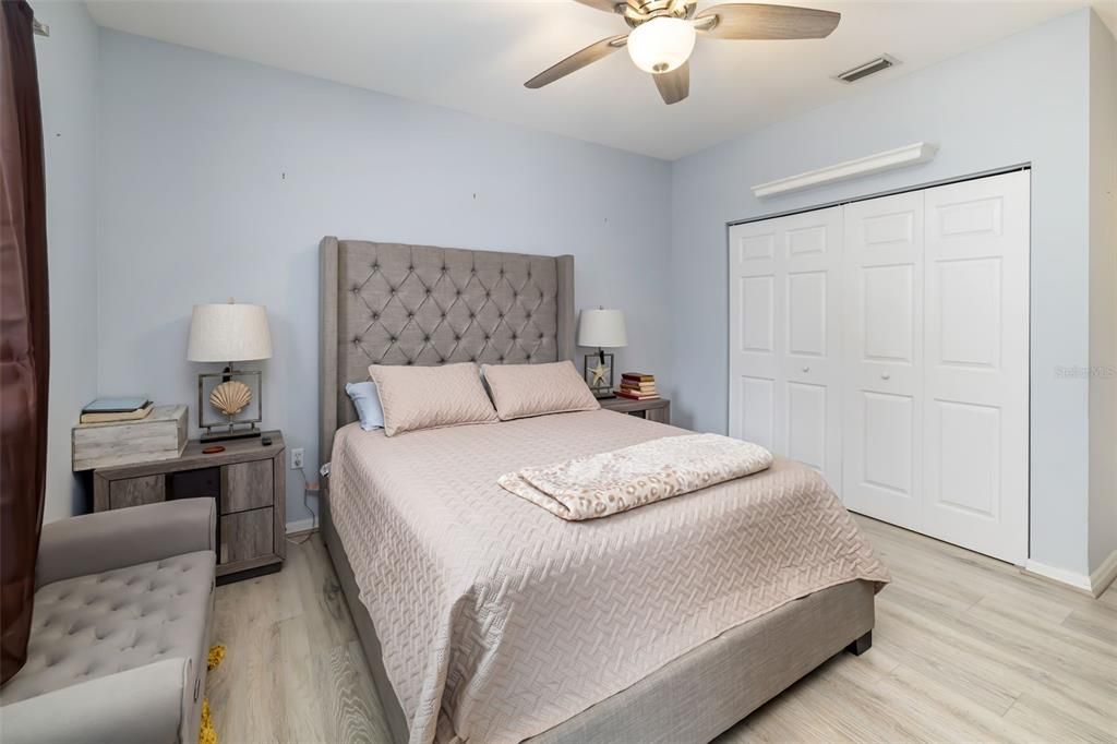 На продажу: $269,000 (2 спален, 2 ванн, 1243 Квадратных фут)