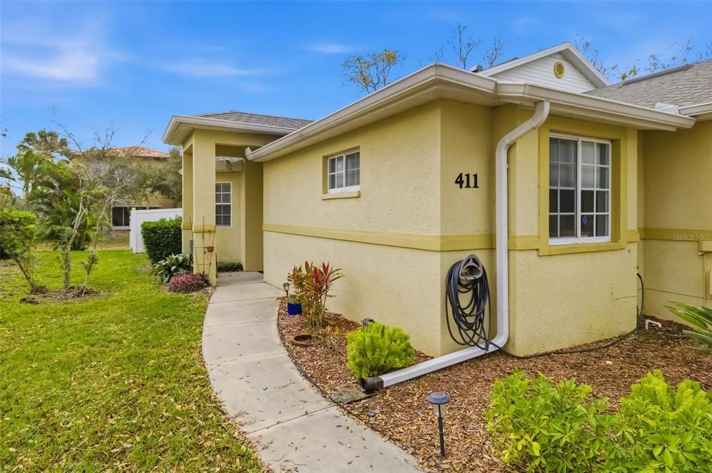 На продажу: $269,000 (2 спален, 2 ванн, 1243 Квадратных фут)