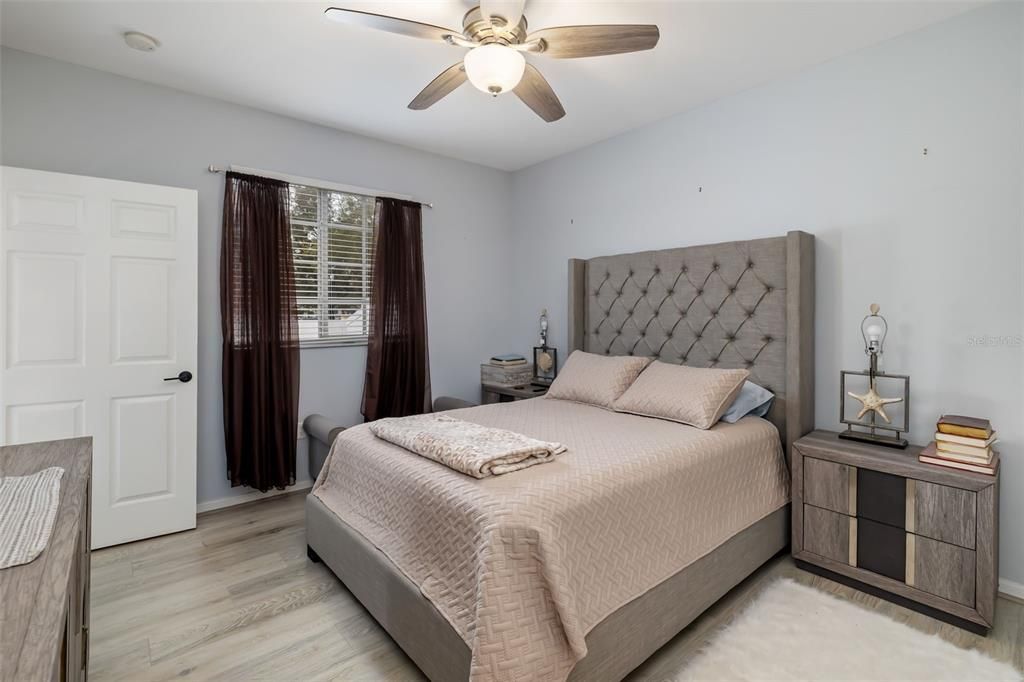 На продажу: $269,000 (2 спален, 2 ванн, 1243 Квадратных фут)