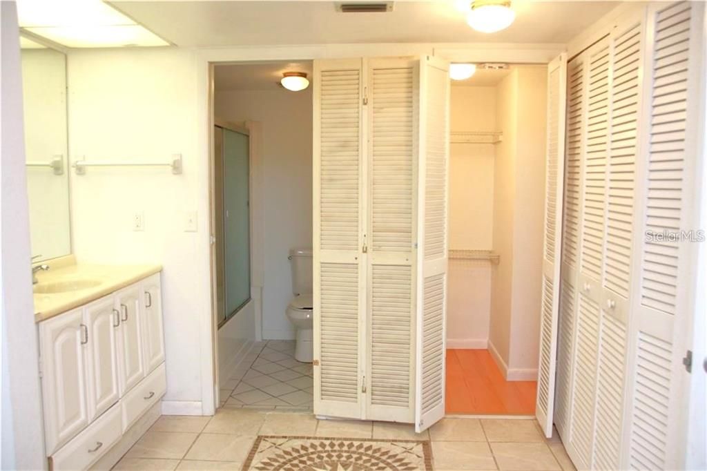 Activo con contrato: $1,550 (1 camas, 1 baños, 768 Pies cuadrados)