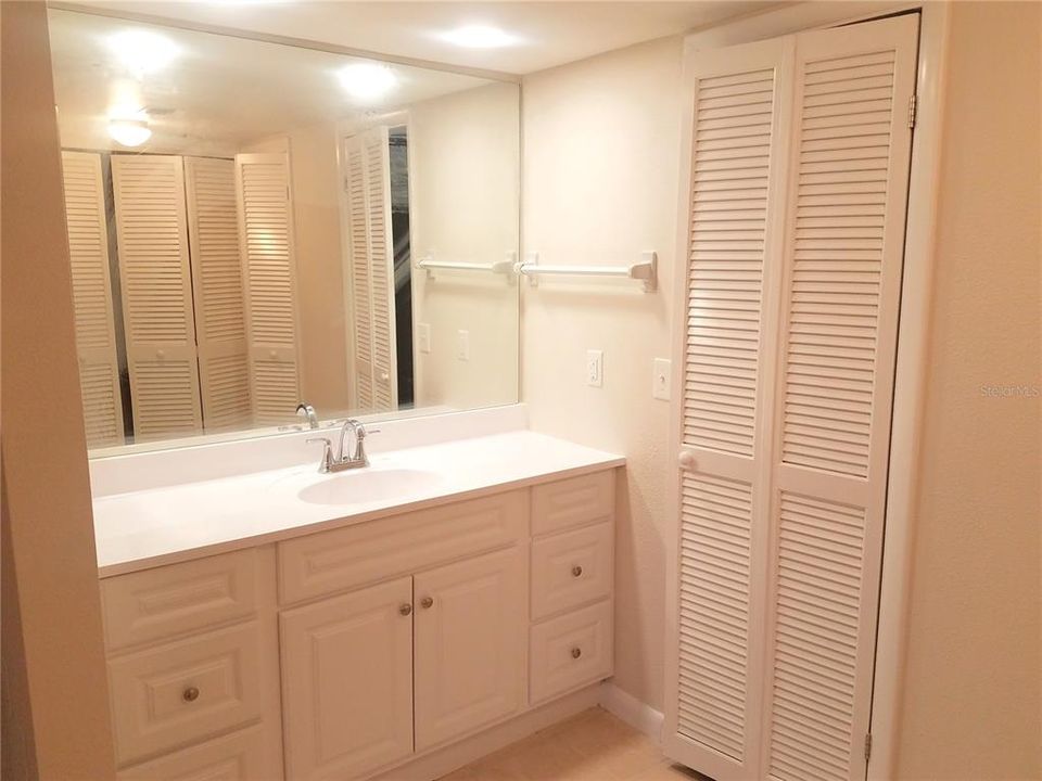 Activo con contrato: $1,550 (1 camas, 1 baños, 768 Pies cuadrados)