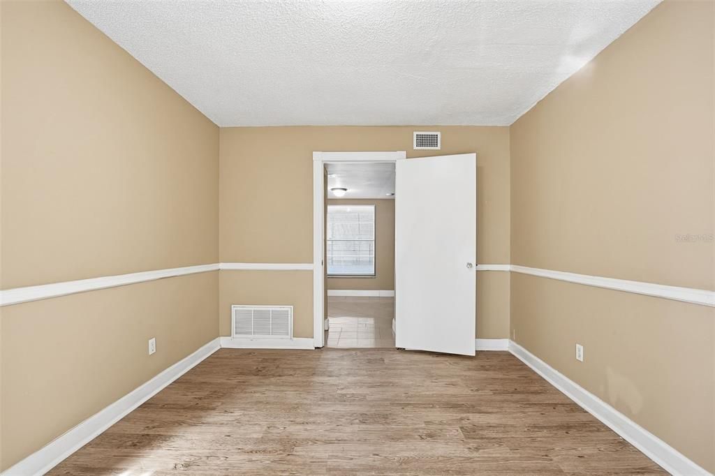 Activo con contrato: $319,900 (3 camas, 2 baños, 1862 Pies cuadrados)