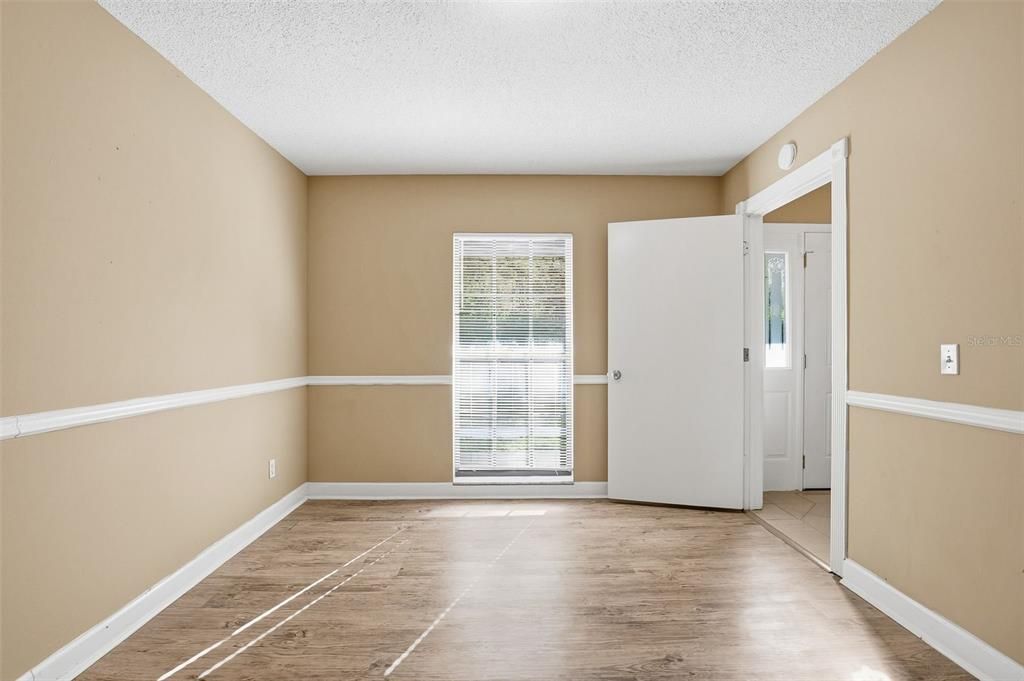 Activo con contrato: $319,900 (3 camas, 2 baños, 1862 Pies cuadrados)