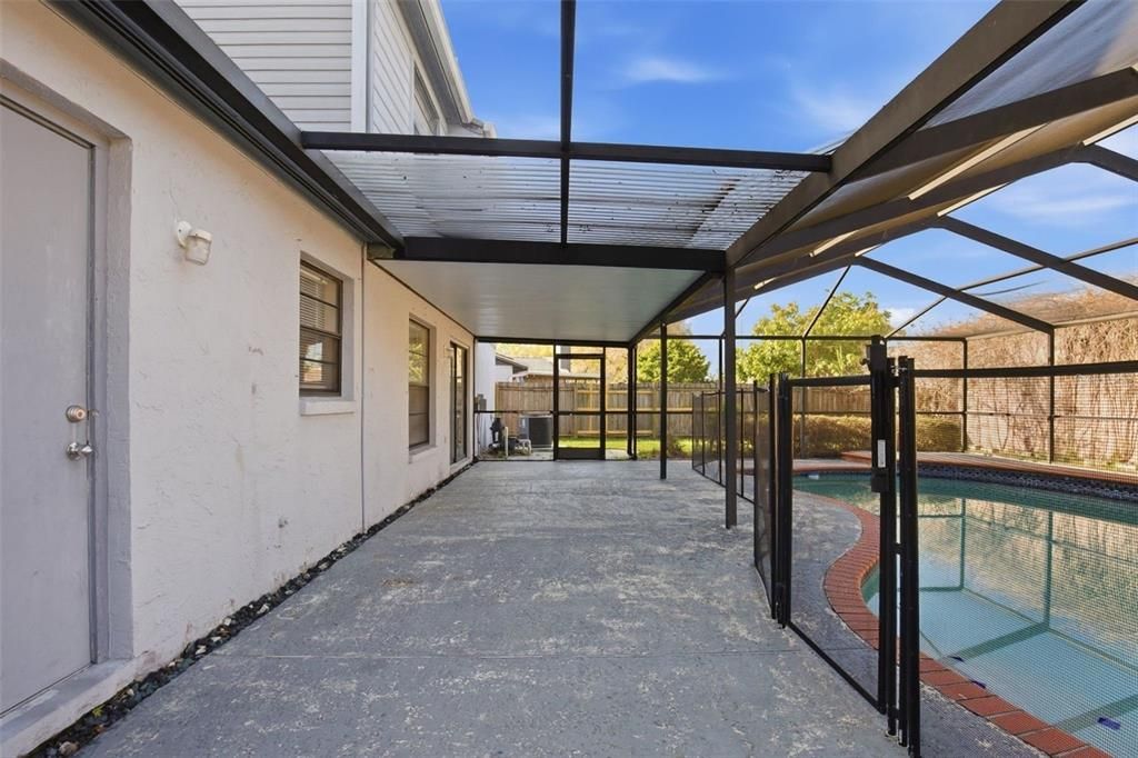 Activo con contrato: $319,900 (3 camas, 2 baños, 1862 Pies cuadrados)