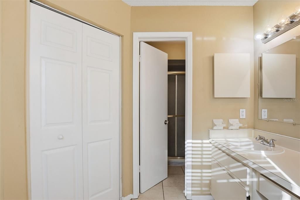 Activo con contrato: $319,900 (3 camas, 2 baños, 1862 Pies cuadrados)