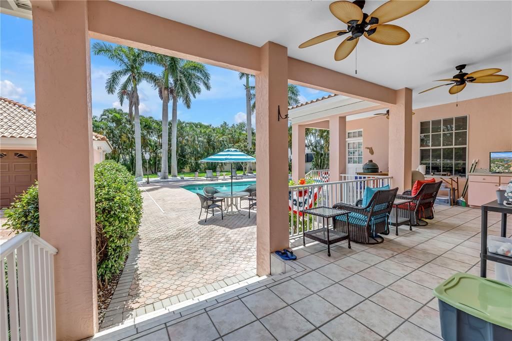 For Sale: $3,350,000 (6 beds, 6 baths, 6140 Square Feet)