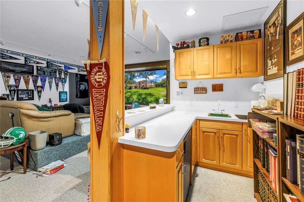 For Sale: $3,350,000 (6 beds, 6 baths, 6140 Square Feet)