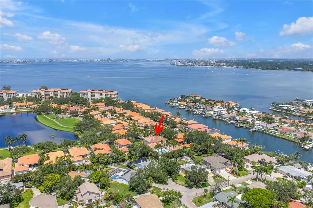 For Sale: $3,350,000 (6 beds, 6 baths, 6140 Square Feet)