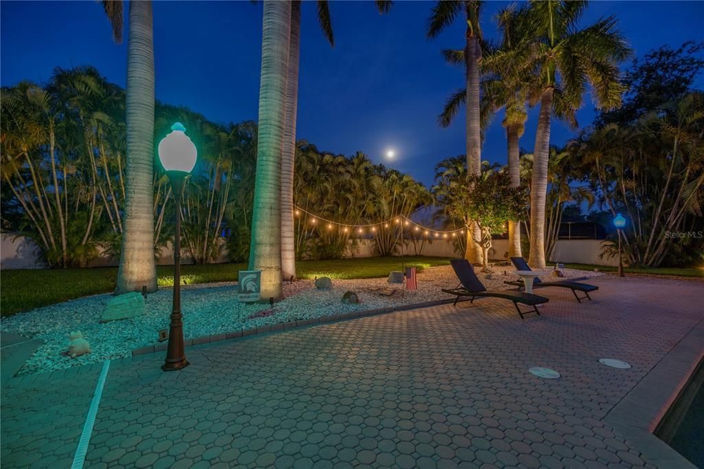 For Sale: $3,350,000 (6 beds, 6 baths, 6140 Square Feet)