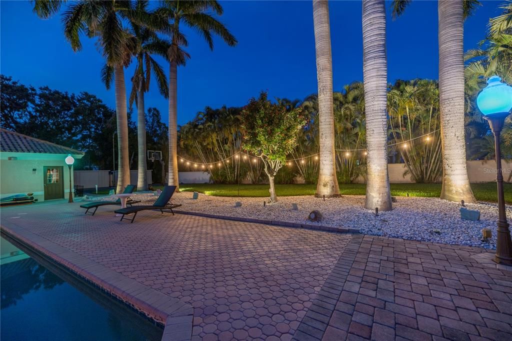 For Sale: $3,350,000 (6 beds, 6 baths, 6140 Square Feet)