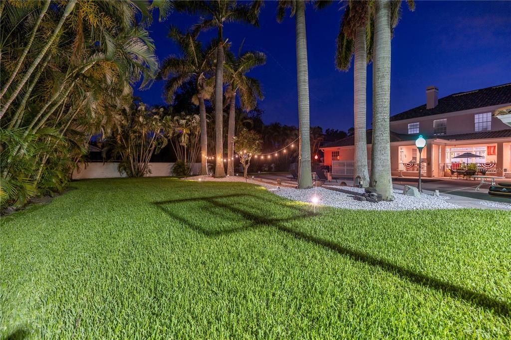 For Sale: $3,350,000 (6 beds, 6 baths, 6140 Square Feet)