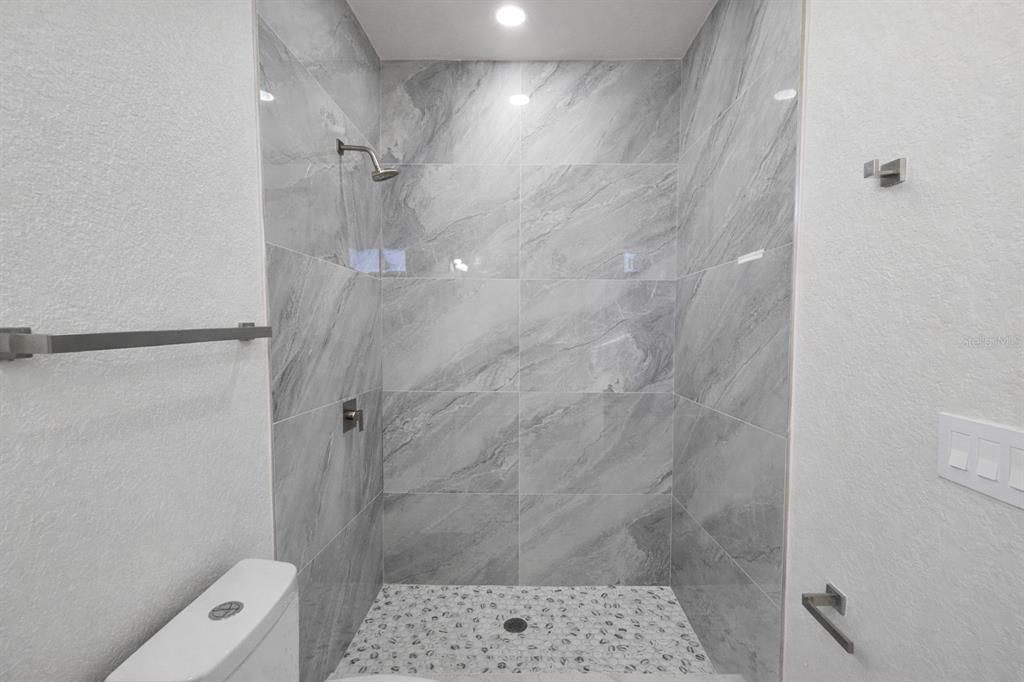 En Renta: $1,750 (3 camas, 2 baños, 1200 Pies cuadrados)