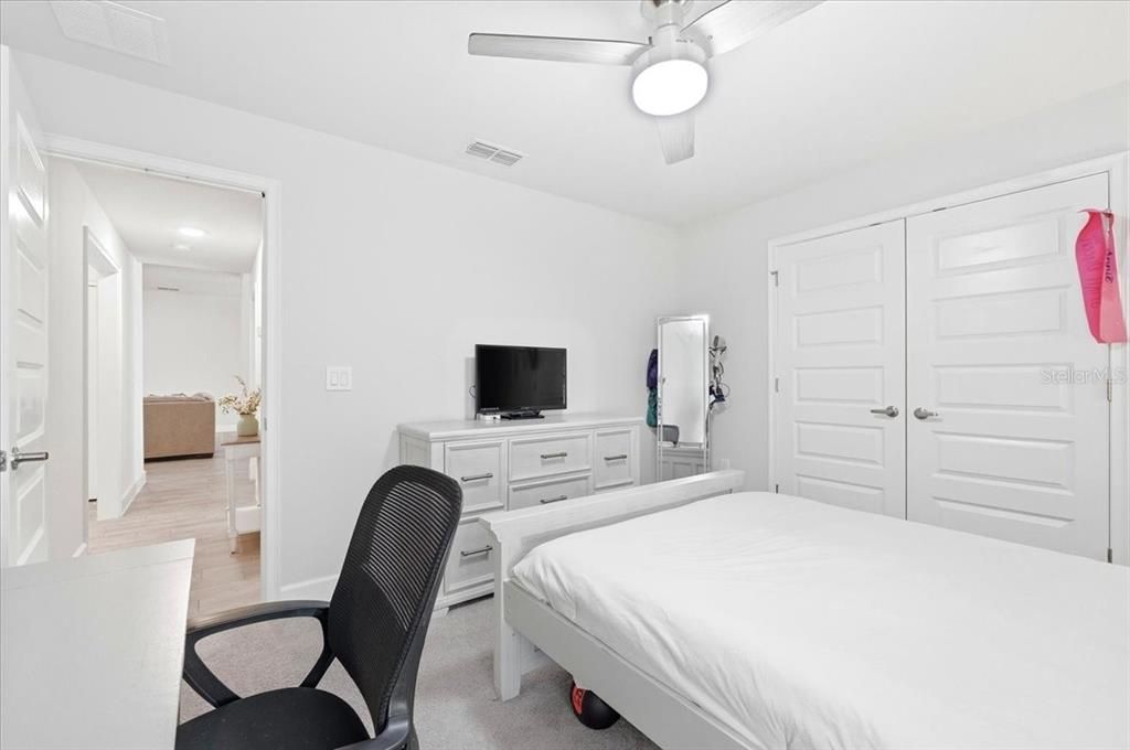 En Venta: $569,500 (5 camas, 3 baños, 2516 Pies cuadrados)
