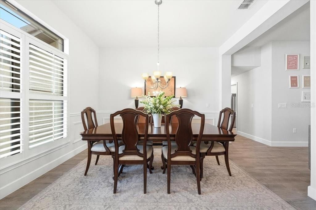 En Venta: $569,500 (5 camas, 3 baños, 2516 Pies cuadrados)
