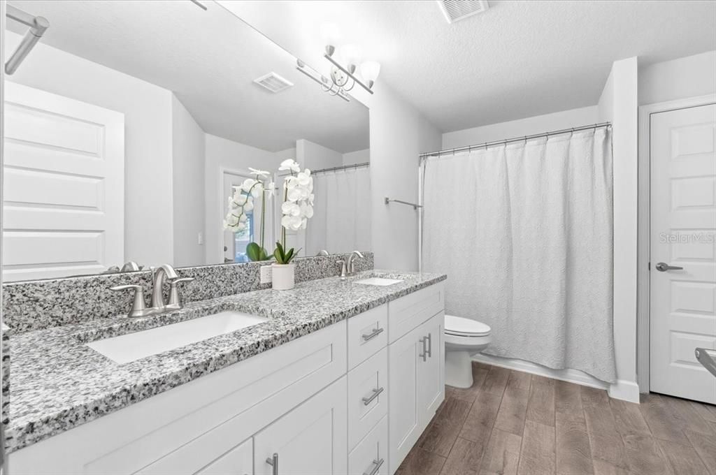 En Venta: $569,500 (5 camas, 3 baños, 2516 Pies cuadrados)