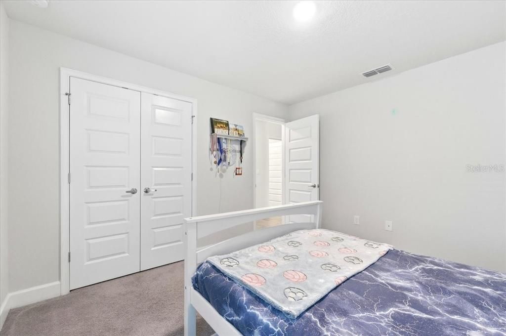 En Venta: $569,500 (5 camas, 3 baños, 2516 Pies cuadrados)