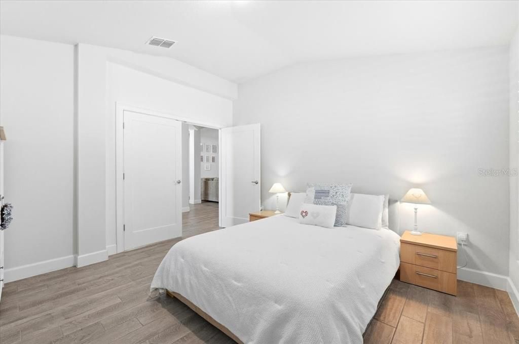 En Venta: $569,500 (5 camas, 3 baños, 2516 Pies cuadrados)
