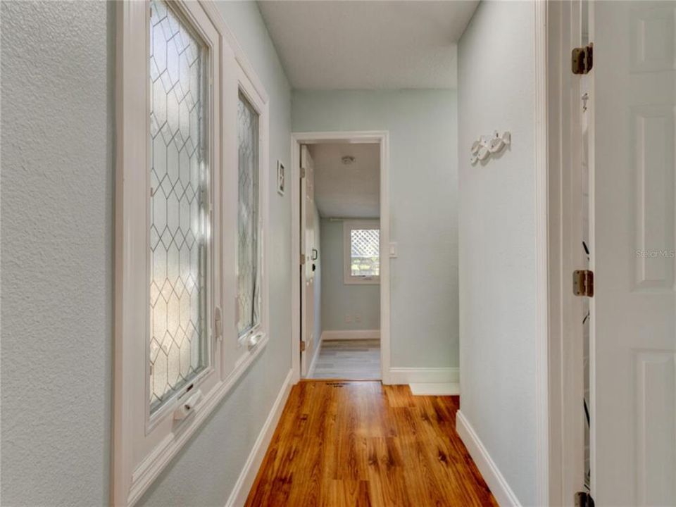 For Sale: $345,000 (3 beds, 1 baths, 1090 Square Feet)
