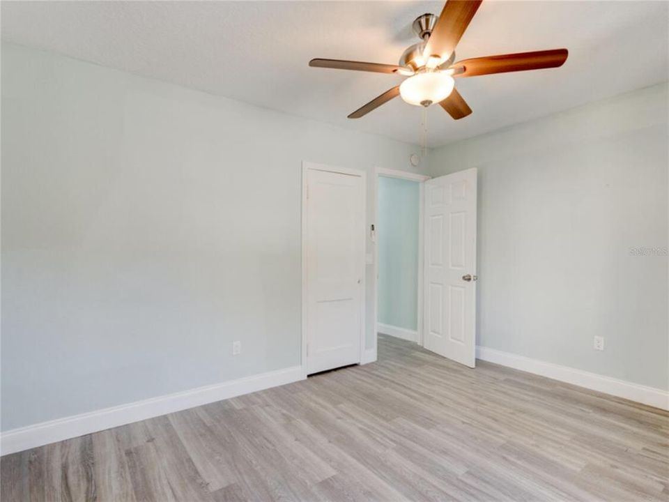 For Sale: $345,000 (3 beds, 1 baths, 1090 Square Feet)