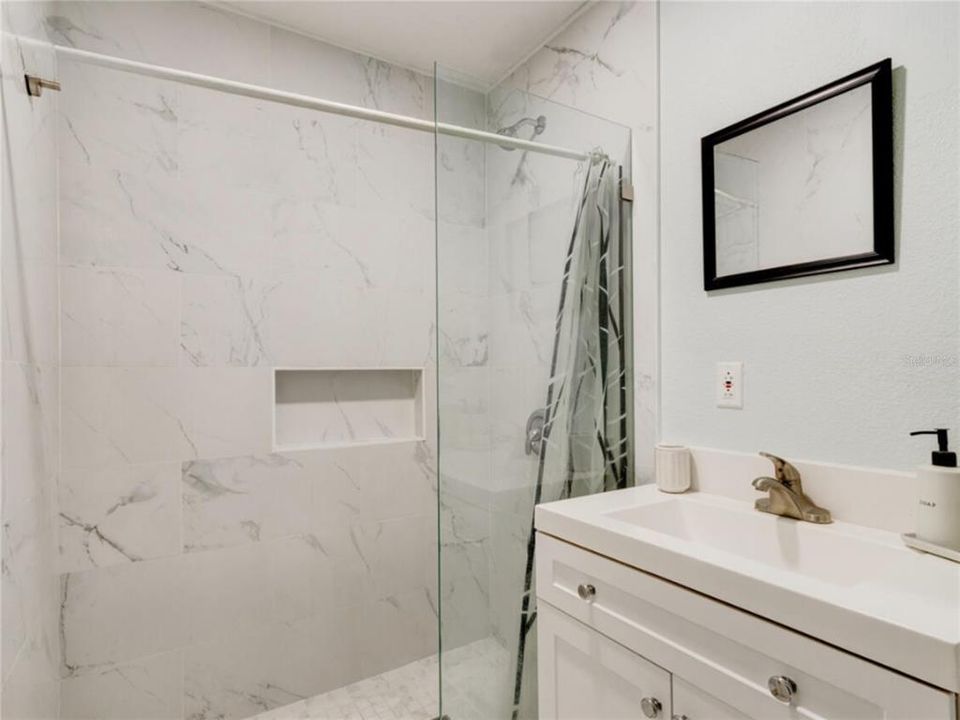 For Sale: $345,000 (3 beds, 1 baths, 1090 Square Feet)