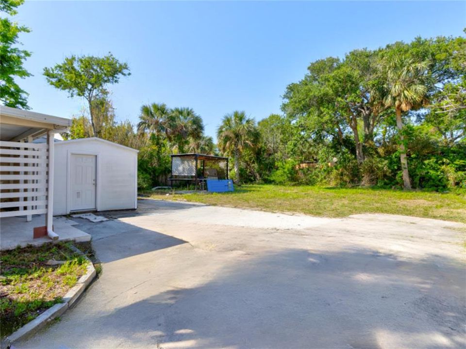 For Sale: $345,000 (3 beds, 1 baths, 1090 Square Feet)