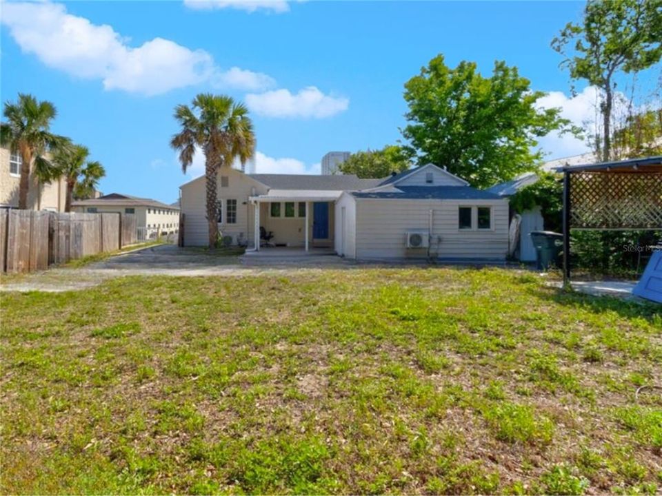 For Sale: $345,000 (3 beds, 1 baths, 1090 Square Feet)