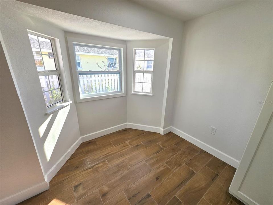 For Rent: $3,500 (3 beds, 2 baths, 1200 Square Feet)