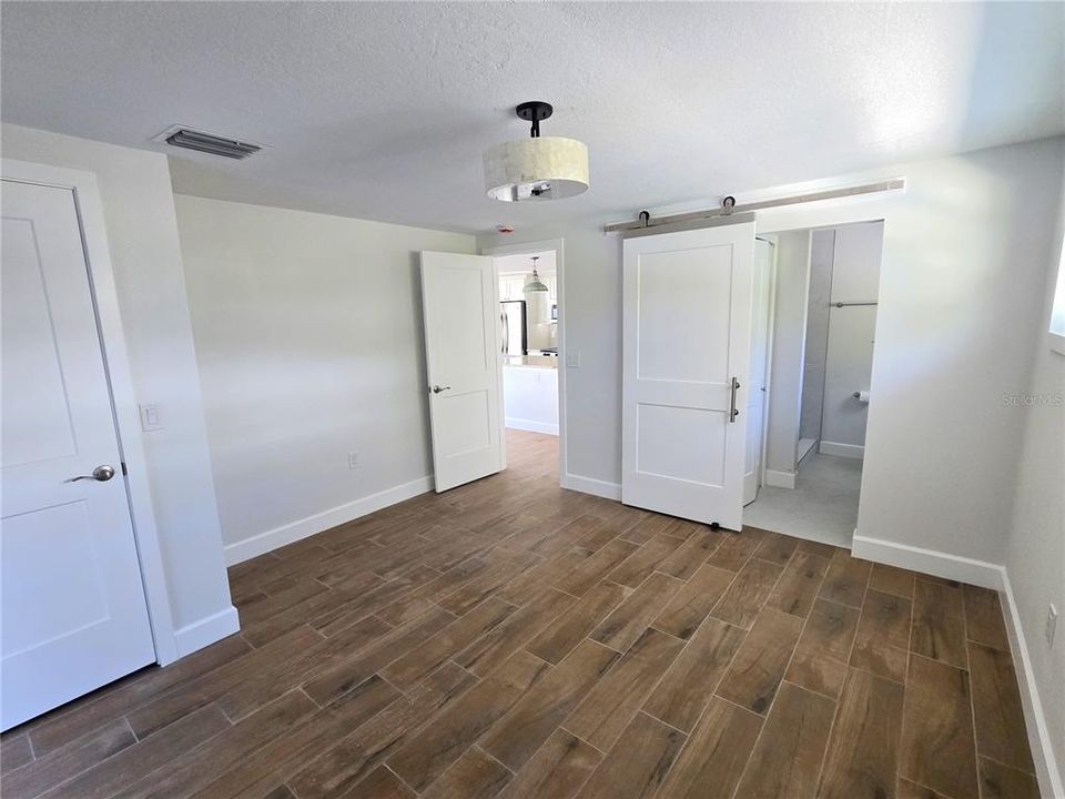 For Rent: $3,500 (3 beds, 2 baths, 1200 Square Feet)