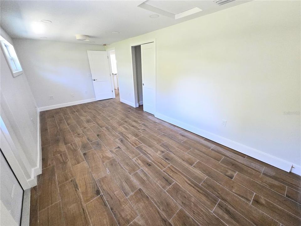 For Rent: $3,500 (3 beds, 2 baths, 1200 Square Feet)