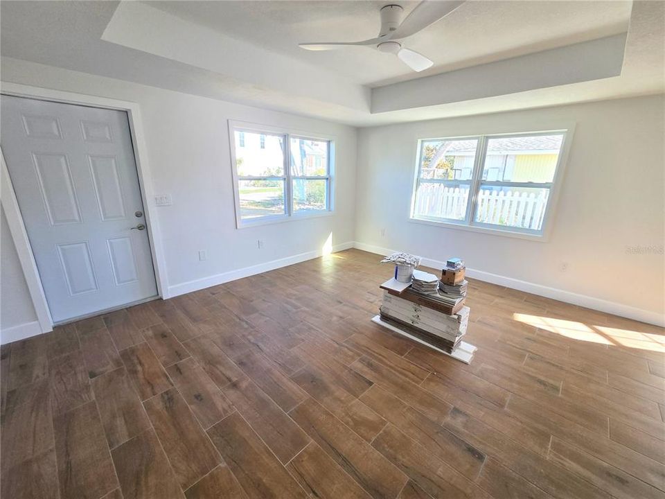 For Rent: $3,500 (3 beds, 2 baths, 1200 Square Feet)